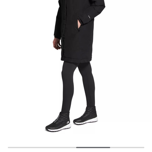 THE NORTH FACE
Women's Arctic Hooded Faux-Fur-Trim - Picture 3 of 5